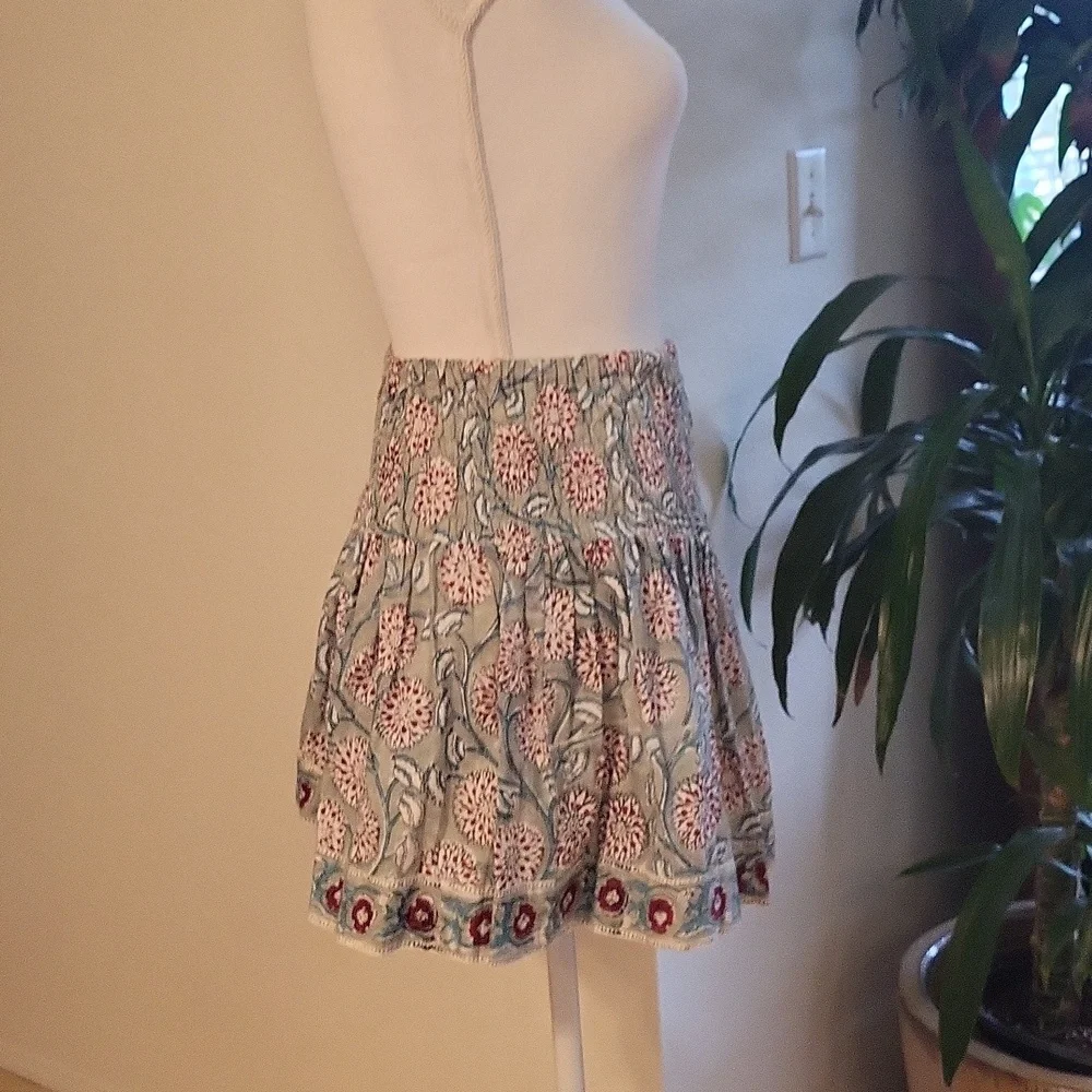 Modern Soul Floral Mini Skirt - Gray and Pink - Picture 3 of 8